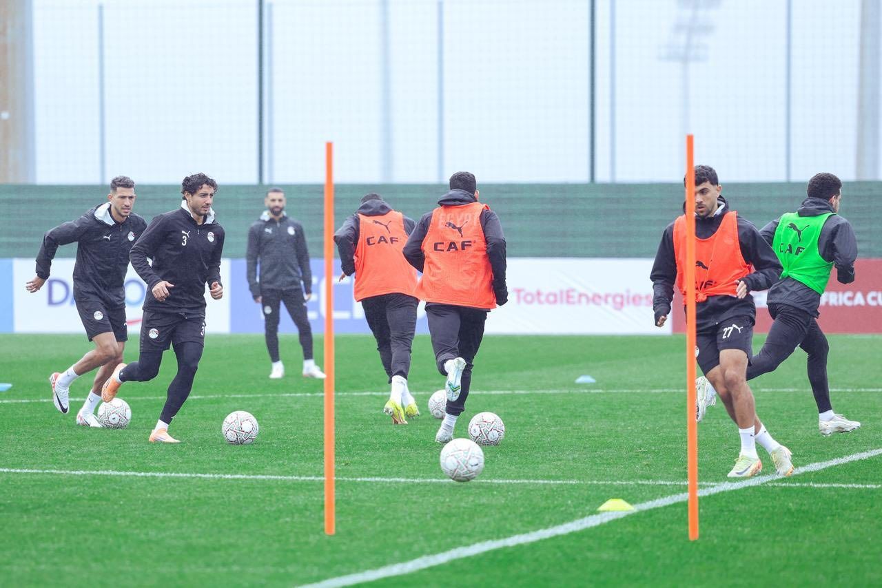 تدريب منتخب مصر استعدادا لجنوب إفريقيا (2) تدريب منتخب مصر استعدادا لجنوب إفريقيا (2)