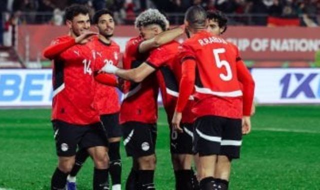 نجوم منتخب مصر يتدربون على شواطئ أغادير استعدادا للسنغال.. فيديو
