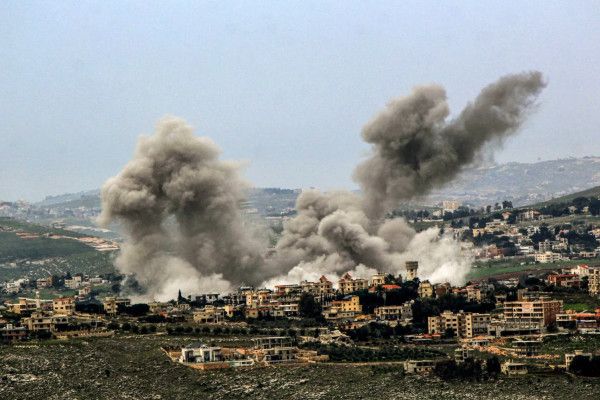 غارات إسرائيلية عنيفة على جنوب لبنان تستهدف مواقع لحزب الله