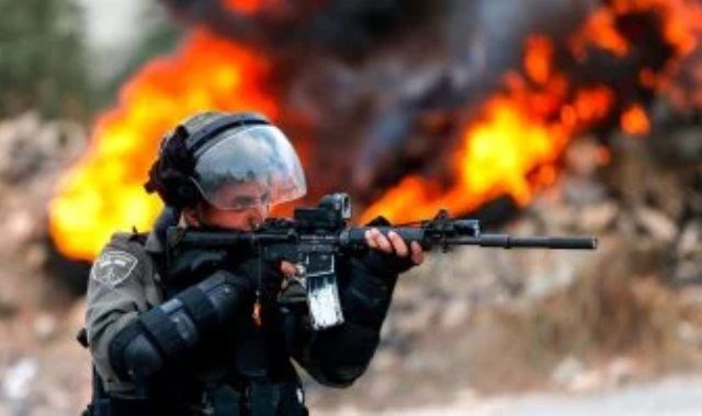 استشهاد فلسطينى متأثرا بإصابته برصاص الاحتلال فى الخليل واحتجاز جثمانه