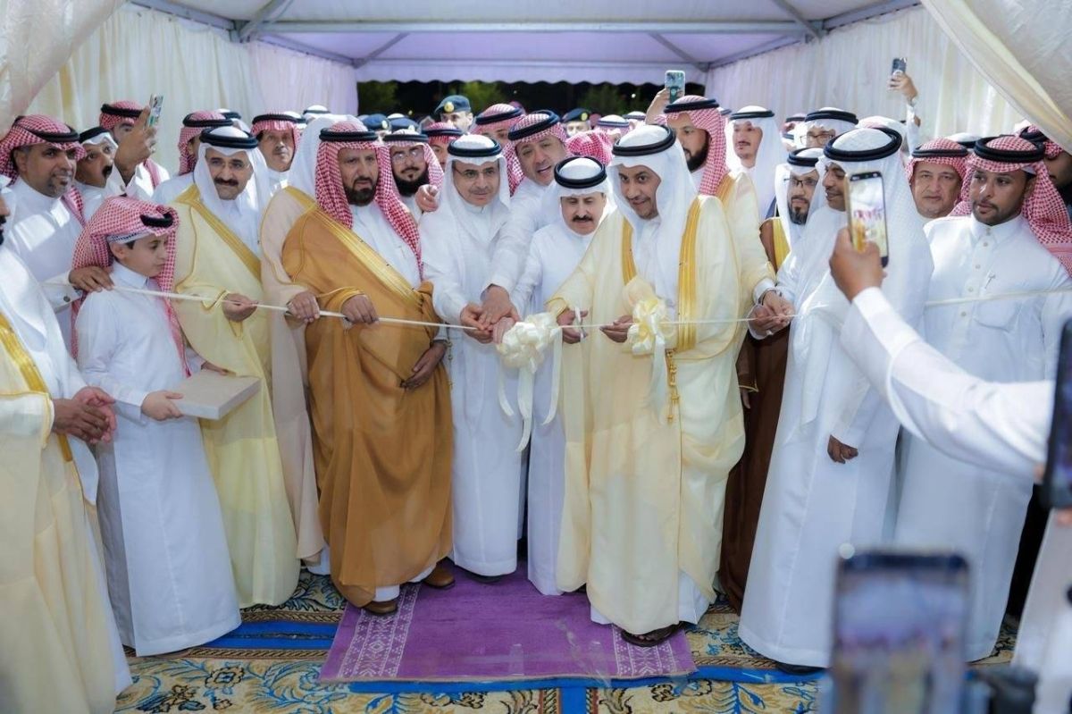 ‏محافظ العرضيات يدشّن مهرجان العسل العاشر بمشاركة مكتب البيئة بحضور نخبة من النحالين