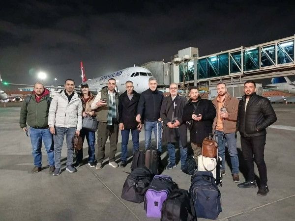 تركيا تستقبل عشرة أسرى محررين ضمن صفقة "طوفان الأحرار"