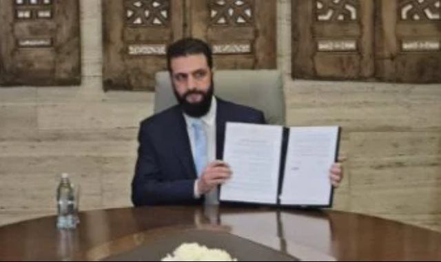 أحمد الشرع يوقع اتفاقا مع «قسد» لوقف إطلاق النار والاندماج في الجيش السوري
