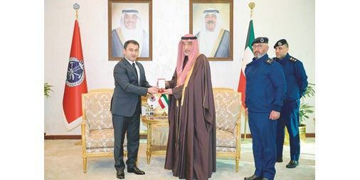 المنظمة الدولية للحماية المدنية تمنح فهد اليوسف وسام «الآمر الدولي»