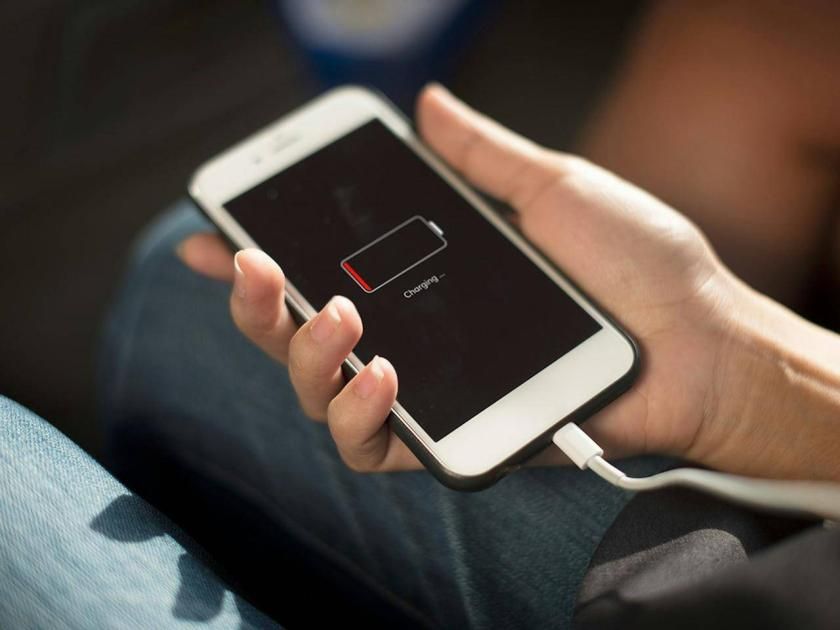 بعد تحديث iOS الأخير.. 3 خطوات سحرية لإيقاف استنزاف البطارية في آيفون