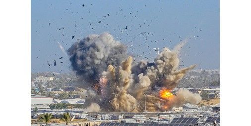 إسرائيل تستبق إعادة فتح معبر رفح بشنّ أعنف غارات على غزة منذ وقف إطلاق النار