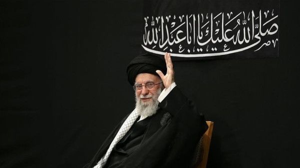 خامنئي يحذر: الهجوم الأمريكي على إيران سيؤدي لـ "حرب إقليمية"