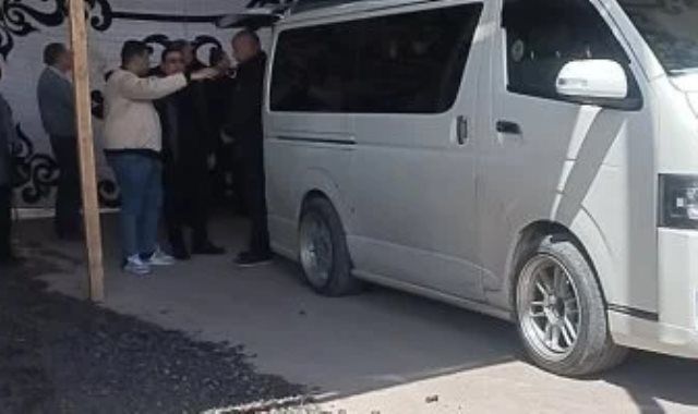 وصول جثمان والدة وزير الزراعة مسجد الإيمان بالإسكندرية.. فيديو