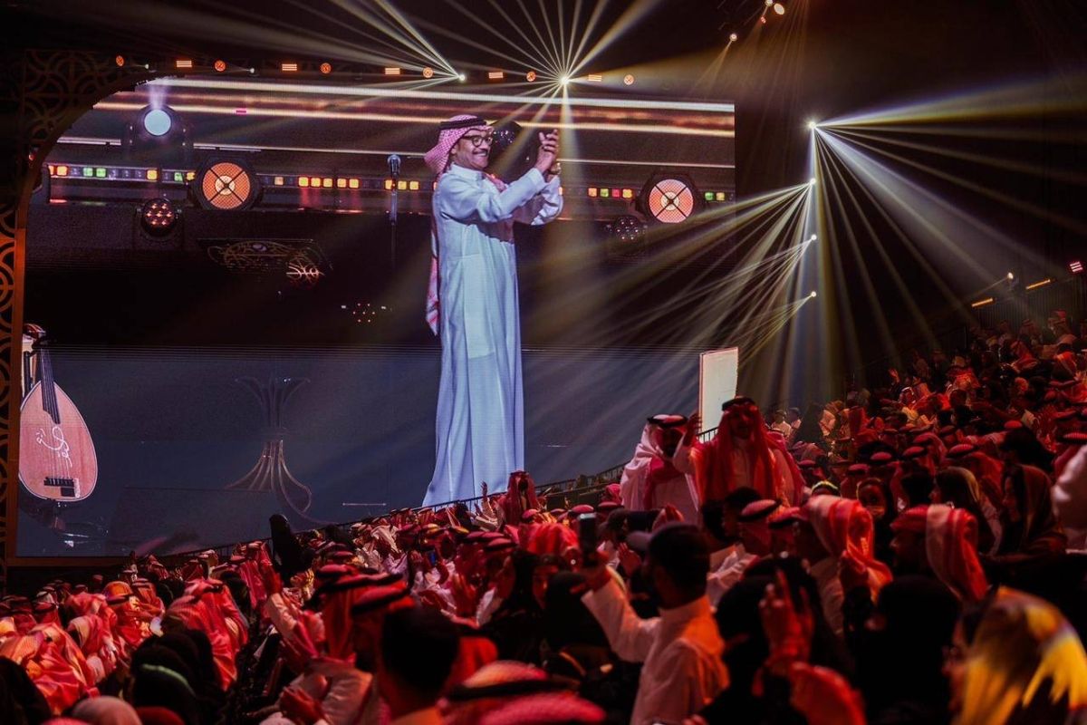 "حنا لآل سعود دروع لأراضيك": رابح صقر يضيء "فعاليات العيد" في الرياض بليلة من العطاء والطرب