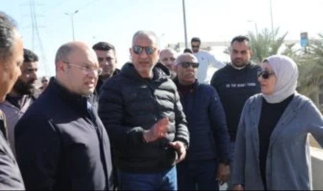 محافظ الجيزة يعاين موقع هبوط بالجسم الخارجى لمطلع محور 26 يوليو بسبب الأمطار