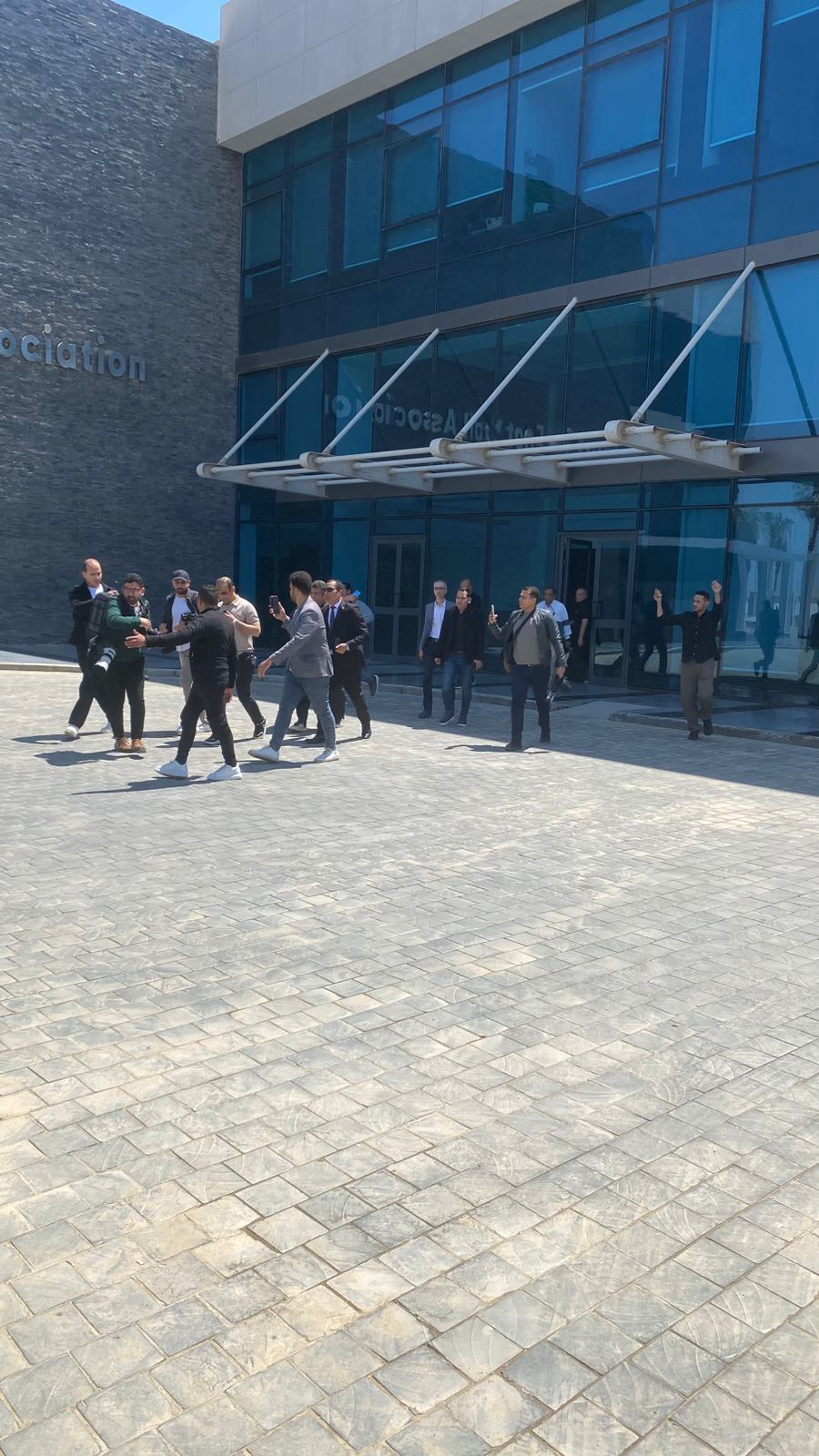 مغادرة الوفد