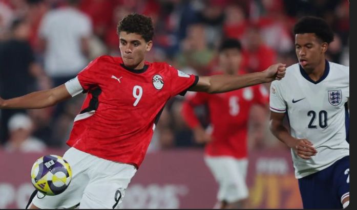 اللاعب حمزة عبد الكريم في مباراة مصر وبلجيكا، فيتو