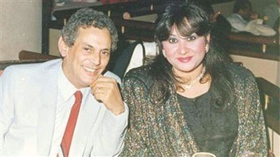 الشاعر محمد حمزة وزوجته المذيعة فاطمة مختار 