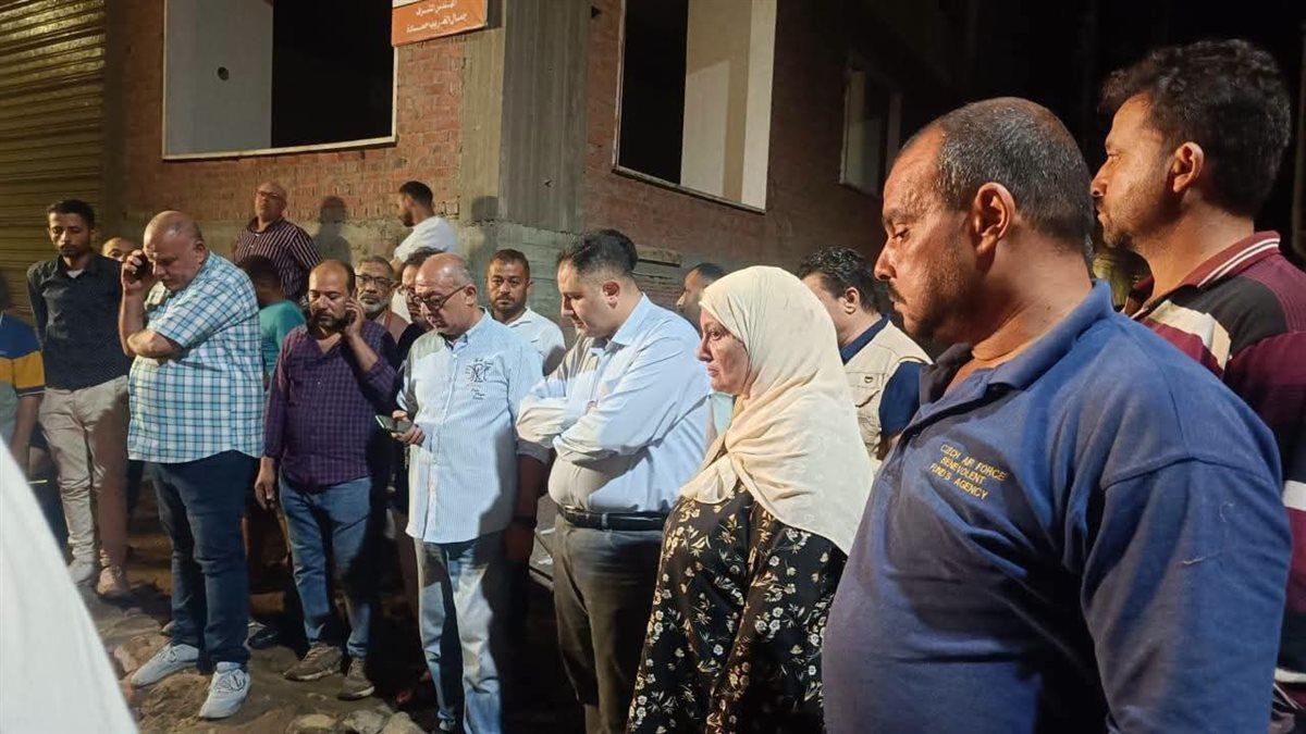 محافظ دمياط يتابع سرعة التنسيق بين المرافق عقب السيطرة على كسر خط مياه الشهابية