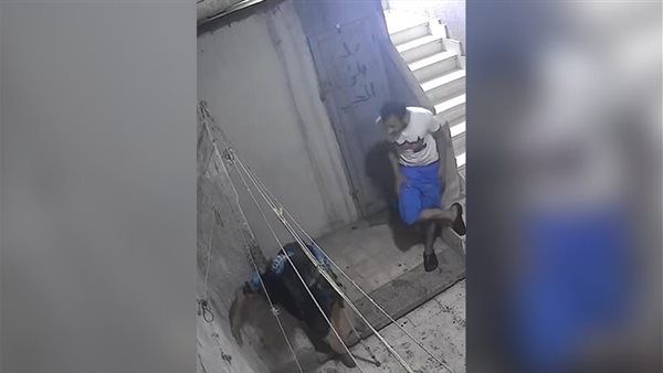 نجلها طردها تحت تأثير المواد المخدرة، أجهزة الأمن تعيد عجوز دار السلام لمنزلها وتوفر الحماية لها