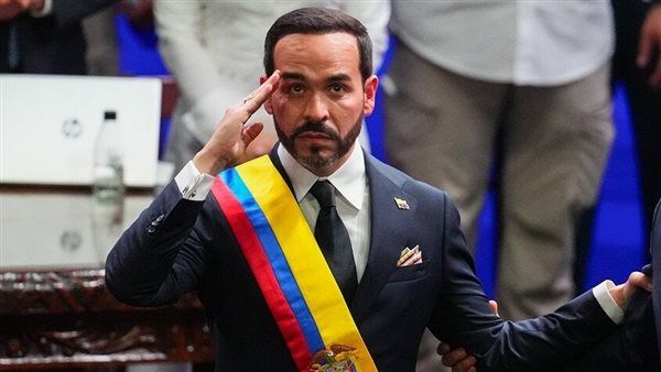 من يحالف ترامب يسعد، الخارجية الأمريكية تكافئ رئيس كولومبيا الجديد بـ مليار دولار
