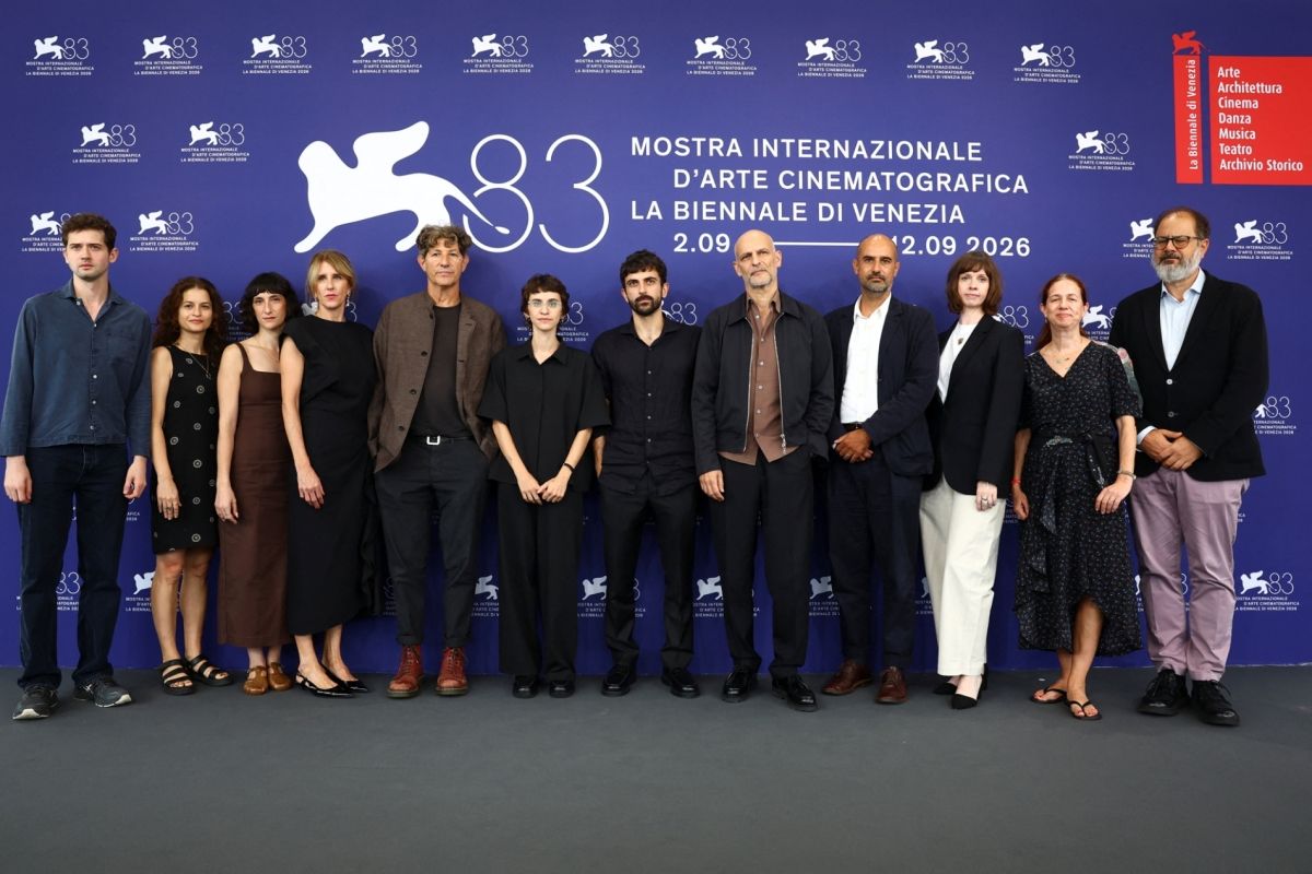 المخرجان يوفال أبراهام وراشيل زور وفريق فيلم