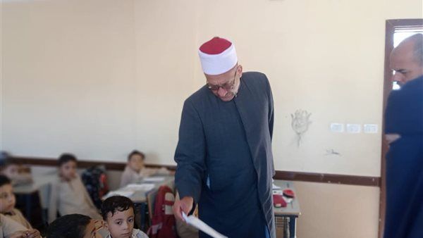 رئيس المنطقة الأزهرية بكفر الشيخ يتابع انتظام الدراسة بعدد من المعاهد