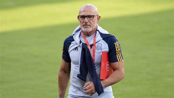 «أي لاعب إسباني»، دي لا فوينتي يكشف أمنيته بشأن الكرة الذهبية