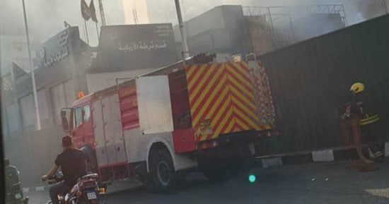 ماس كهربائي بالتكييف وراء حريق فى الواجهة الجانبية لقسم الأزبكية