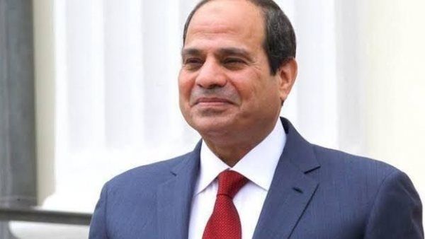 السيسي يشاهد فيلم "مصر.. من ذهب الماضي إلى مستقبل التعدين"