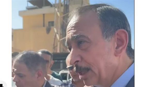 بعد إزالة "فرشتها"، محافظ سوهاج يوجه بتوفير كشك بديل لبائعة في طهطا (فيديو)