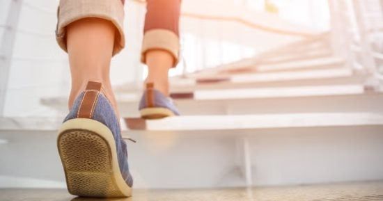 اختبار صعود السلم لمدة دقيقة واحدة يكشف مدى لياقتك البدنية الحقيقية