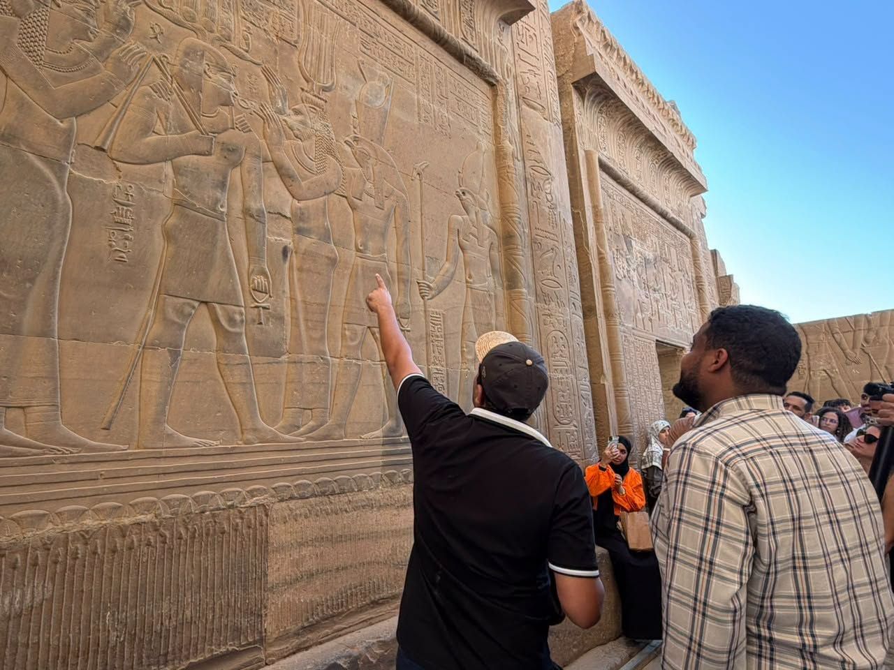 زيارة المعابد الأثرية بأسوان زيارة المعابد الأثرية بأسوان