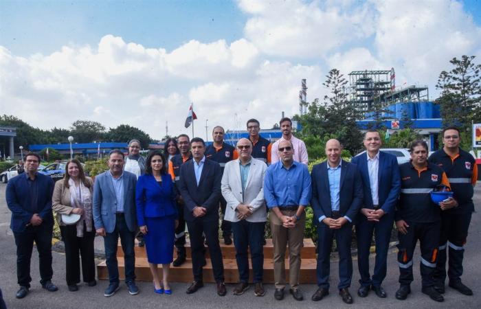 وزير الصناعة ومحافظ الإسكندرية يتفقدان مصنعين لإنتاج الكربون الأسود والإطارات بالعامرية