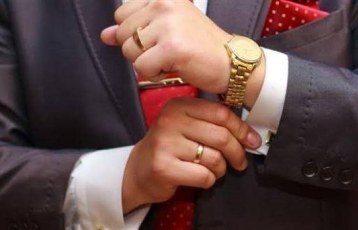 ما حكم لبس الرجل ساعة أو نظارة مطلية بالذهب؟ مفتي الجمهورية يجيب