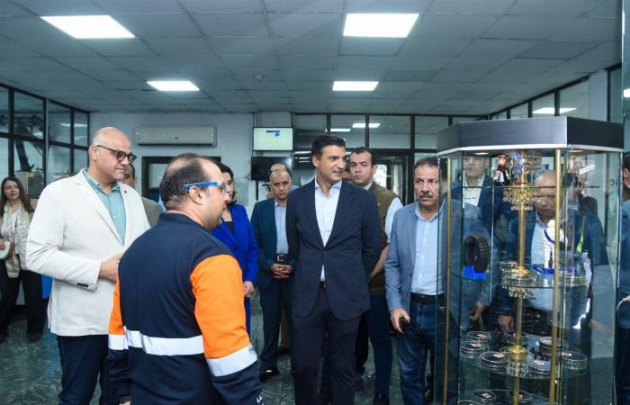 وزير الصناعة ومحافظ الإسكندرية يتفقدان مصنعين لإنتاج الكربون الأسود والإطارات بالعامرية