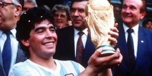 مفاجأة
      مدوية..
      ابن
      مارادونا:
      والدي
      مات
      "مقتولاً"
      وأعرف
      الجاني