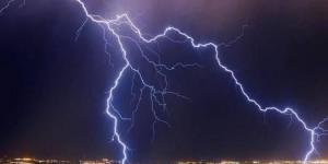 صواعق قاتلة في مصر.. البرق يحصد أروح 3 أشخاص ويصيب سيدة بحروق