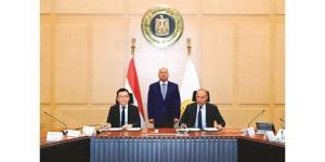 الوزير يشهد توقيع عقد إنشاء مجمع صناعي متكامل للغزل والنسيج باستثمارات مبدئية 350 مليون دولار