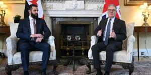 الشرع وستارمر يبحثان في لندن الهجرة والاستثمار وإعادة الإعمار