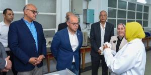 وزير الاستثمار ومحافظ الإسكندرية يبحثان مع "قيادات العامة للتحكيم واختبارات القطن" خطط التطوير