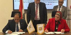 المصرية لنقل الكهرباء توقع عقدين لربط محطة سمنود الجديدة بالشبكة القومية