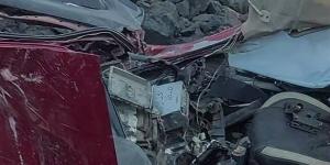رفع آثار حادث انقلاب تريلا واصطدامها بسيارتين على دائري الوراق (صور)