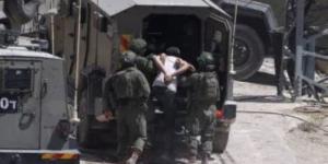الاحتلال يعتقل 11 عاملا بالخليل.. وإصابة 3 فلسطينيين جراء اعتداء مستوطنين في رام الله