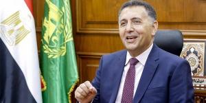 بعد تفقده "برقطا الإعدادية".. محافظ القليوبية: "المدرسة مليانة مصايب"