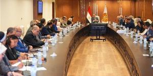 وزير العمل يوجه بإعداد استراتيجية جديدة لتأهيل الشباب لسوق العمل
