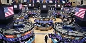 الأسهم الأمريكية تستقر وسط توجهات الفيدرالي المتشددة وقفزة النفط والعائدات