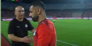 مش إصابة، حسام حسن يكشف سبب خروج محمد صلاح أمام انجولا