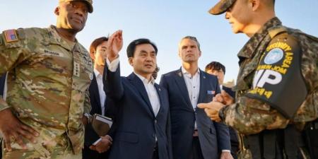 سيؤول: كوريا الشمالية أطلقت صواريخ مدفعية أثناء زيارة هيغسيث لمنطقة حدودية