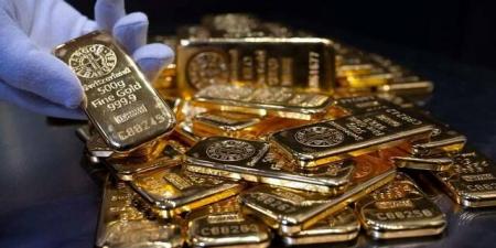 الذهب يهبط 10 جنيهات خلال منتصف التعاملات