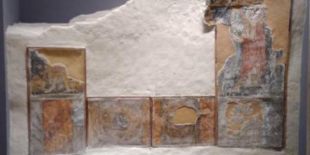 يتزامن مع عدة مناسبات.. 24 قطعة أثرية في معرض مصر الشهري