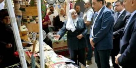 بعد زيارته معرض "أهلًا بالعيد" بمنطقة الجمالية..رئيس الوزراء يتفقد معرض الحرف التراثية بشارع المعز