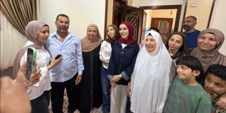 الثالثة على الشهادة الإعدادية بالدقهلية: دعم أسرتي سر تفوقي، وفرحة كبيرة بعد تهنئة المحافظ