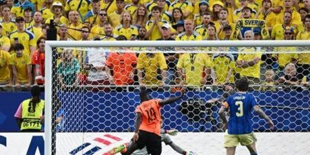 كأس العالم، بروبي يسجل الهدف الأول لهولندا في مرمى السويد