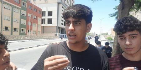 سهل ومن المنهج، امتحان الإنجليزي يرسم البسمة على وجوه طلاب الثانوية بالإسماعيلية (فيديو)
